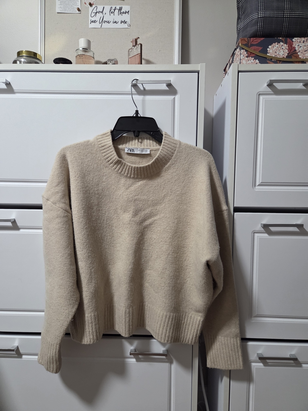 Zara Soft Cream Crewneck Pullover Sweater